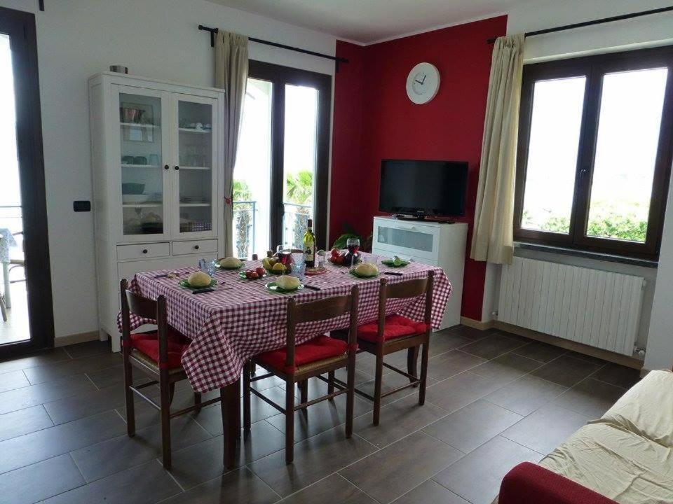 Residence Leggeri Apartments Domaso Exteriör bild